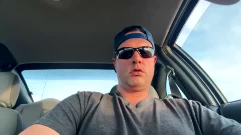 Carter Bates online show from November 20, 2025, 10:31 pm