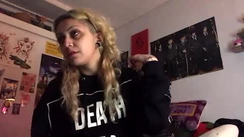 Snapshot of theeking_venus chatting on January 1, 2025, 6:37 am KIng Venus online show from January 1, 2025, 6:37 am