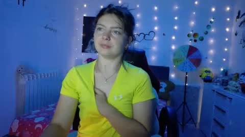 TheFarmergirl online show from September 25, 2025, 3:32 am