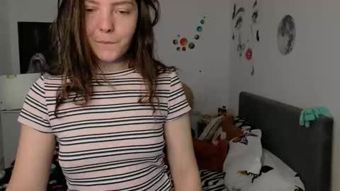 TheFarmergirl online show from April 13, 2026, 4:07 am