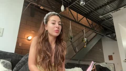 Snapshot of thegabzilla chatting on March 25, 2026, 6:25 pm thegabzilla online show from March 25, 2026, 6:25 pm