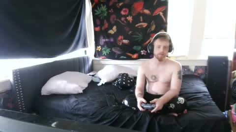 fuzzyfox online show from September 23, 2025, 9:40 pm