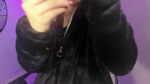 Theia  online show from October 19, 2025, 3:07 am