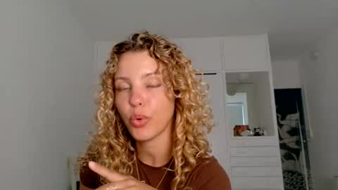 Lily Marie online show from June 20, 2026, 9:28 pm