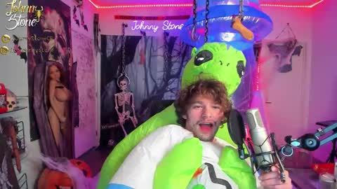 Johnny Stone online show from October 18, 2025, 12:57 am