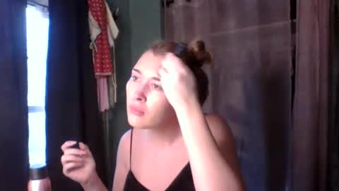 Little Bambii online show from January 17, 2026, 1:27 pm