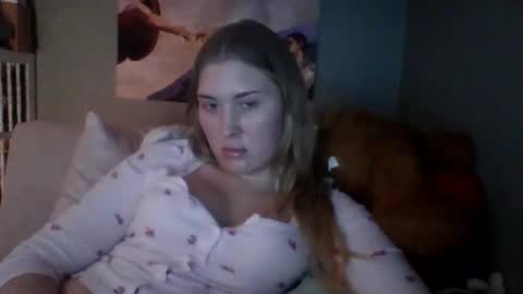 Little Bambii online show from February 27, 2026, 2:44 am