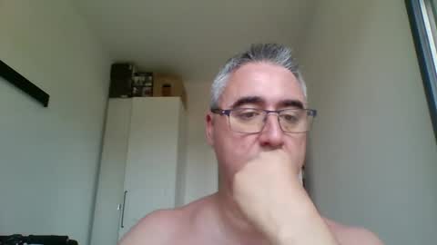 Snapshot of themohican chatting on June 1, 2026, 8:27 am Themohican online show from June 1, 2026, 8:27 am