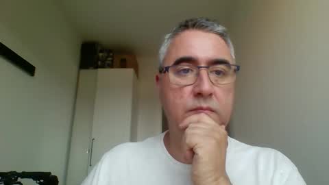 Snapshot of themohican chatting on June 3, 2026, 4:23 pm Themohican online show from June 3, 2026, 4:23 pm