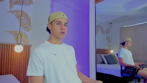 Snapshot of theohawke_ chatting on December 16, 2024, 3:32 pm THEO- MATEO online show from December 16, 2024, 3:32 pm