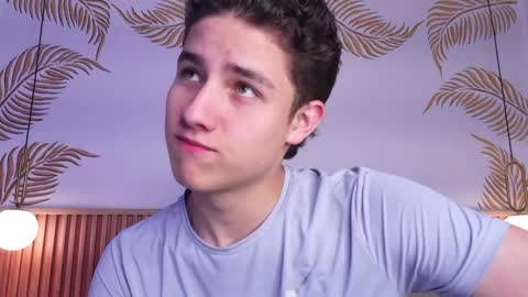 Snapshot of theohawke_ chatting on January 22, 2025, 1:53 pm THEO- MATEO online show from January 22, 2025, 1:53 pm