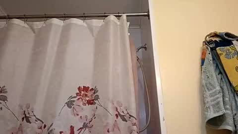 theoneandonlyjenn online show from April 20, 2026, 4:04 am