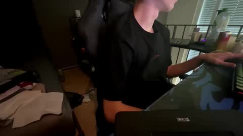 Snapshot of theothede19cm chatting on November 8, 2025, 10:26 am theothede19cm online show from November 8, 2025, 10:26 am