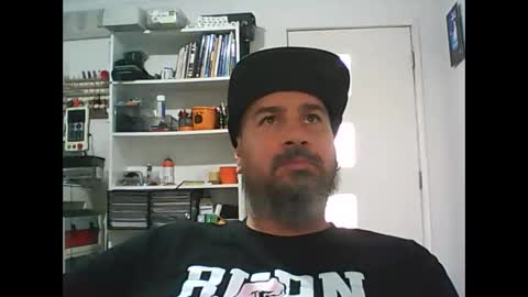 Snapshot of theozbeardguy chatting on March 18, 2026, 2:15 am aussiebeard online show from March 18, 2026, 2:15 am