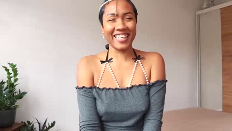 YAYA  online show from February 4, 2025, 12:11 pm