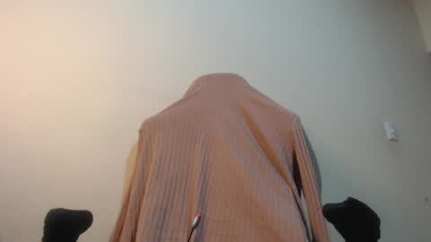 Snapshot of therazhanen chatting on December 8, 2024, 5:39 am Santiago Enrique online show from December 8, 2024, 5:39 am