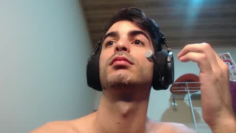 Snapshot of therazhanen chatting on December 16, 2024, 4:55 am Santiago Enrique online show from December 16, 2024, 4:55 am