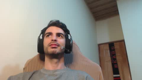 Snapshot of therazhanen chatting on January 10, 2025, 4:54 am Santiago Enrique online show from January 10, 2025, 4:54 am