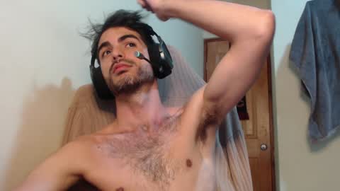 Snapshot of therazhanen chatting on February 8, 2025, 4:14 am Santiago Enrique online show from February 8, 2025, 4:14 am