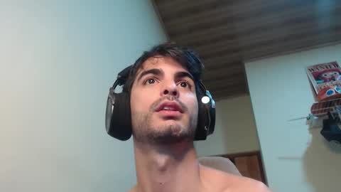 Snapshot of therazhanen chatting on February 19, 2025, 5:38 am Santiago Enrique online show from February 19, 2025, 5:38 am