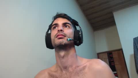 Snapshot of therazhanen chatting on February 27, 2025, 5:45 am Santiago Enrique online show from February 27, 2025, 5:45 am