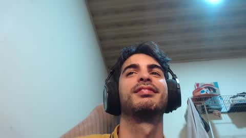 Snapshot of therazhanen chatting on October 16, 2025, 6:03 am Santiago Enrique online show from October 16, 2025, 6:03 am