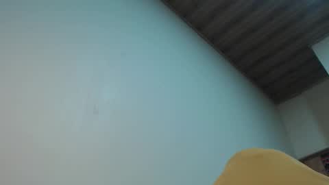 Snapshot of therazhanen chatting on October 23, 2025, 6:45 am Santiago Enrique online show from October 23, 2025, 6:45 am