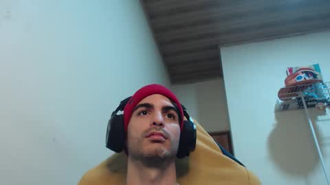 Snapshot of therazhanen chatting on October 29, 2025, 5:31 am Santiago Enrique online show from October 29, 2025, 5:31 am