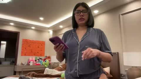 Snapshot of therealcamilabaddie chatting on October 7, 2025, 3:04 am therealcamilabaddie online show from October 7, 2025, 3:04 am