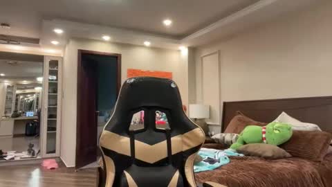 Snapshot of therealcamilabaddie chatting on October 12, 2025, 7:35 pm therealcamilabaddie online show from October 12, 2025, 7:35 pm