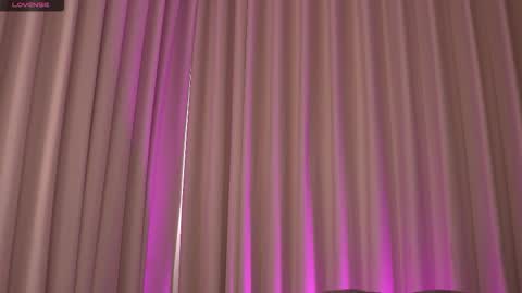 Snapshot of therealpeach_ chatting on November 14, 2025, 12:37 pm online show from November 14, 2025, 12:37 pm