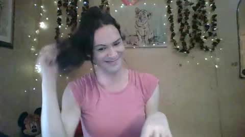 sillymillie0 online show from June 10, 2026, 9:35 pm