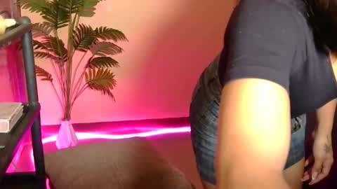 thessssy online show from March 16, 2026, 5:44 am