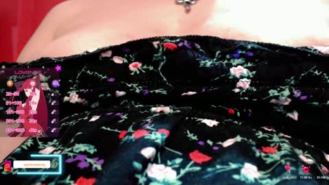 Snapshot of thesweethari chatting on January 15, 2025, 1:56 am I dont do real meetings My bio online show from January 15, 2025, 1:56 am