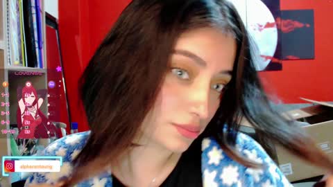 Snapshot of thesweethari chatting on January 27, 2025, 5:47 am I dont do real meetings My bio online show from January 27, 2025, 5:47 am