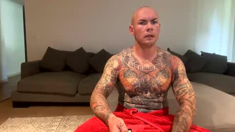 Snapshot of thetattooed chatting on December 2, 2024, 4:31 am The tattooed online show from December 2, 2024, 4:31 am