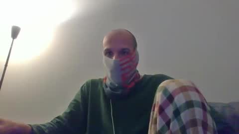 Scarf guy online show from October 21, 2025, 6:25 am