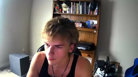 Snapshot of thevincegray chatting on June 20, 2026, 10:12 pm Vince online show from June 20, 2026, 10:12 pm