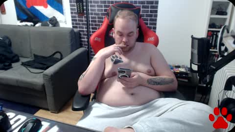 Snapshot of thewolfy31 chatting on January 7, 2025, 3:23 pm PupWolfy online show from January 7, 2025, 3:23 pm