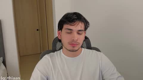 thiaan__ online show from December 21, 2025, 5:47 am