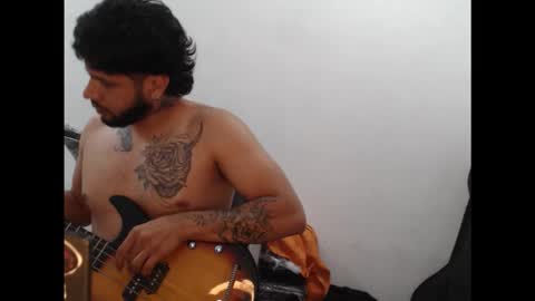 Snapshot of thiago_balconee chatting on October 20, 2025, 10:43 pm Thiago balconee online show from October 20, 2025, 10:43 pm