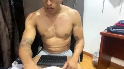 thiago_happy online show from September 28, 2025, 5:02 am