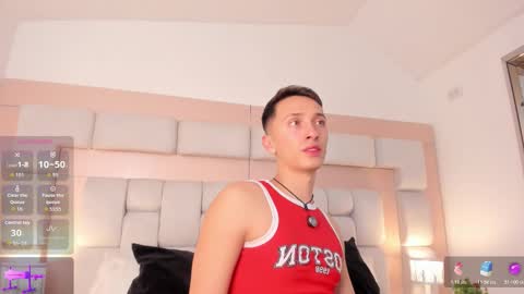 SanThiago online show from March 24, 2026, 7:52 pm