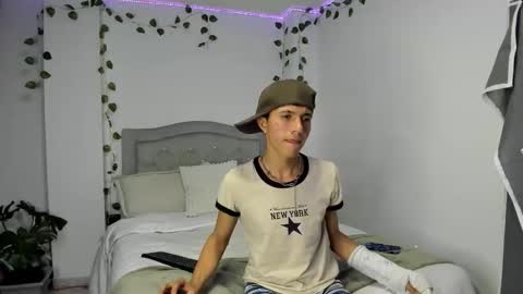 thiago_n_sam online show from January 15, 2026, 6:40 am