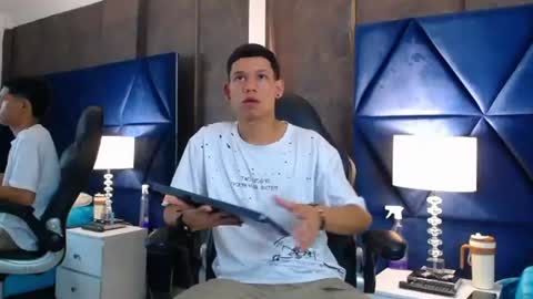 Snapshot of thiagoferrer_ chatting on June 21, 2026, 1:08 am T H I A G O online show from June 21, 2026, 1:08 am