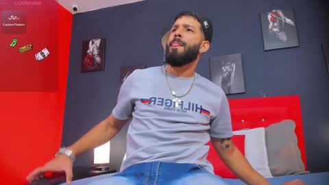 Thia Gomez online show from December 9, 2024, 1:45 pm