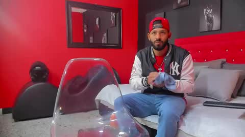 Thia Gomez online show from February 26, 2025, 12:14 pm