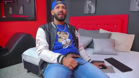 Thia Gomez online show from March 3, 2025, 12:27 pm