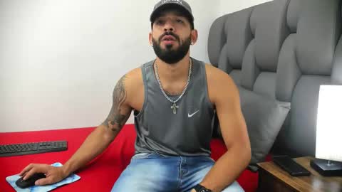 Thia Gomez online show from March 30, 2026, 7:04 pm