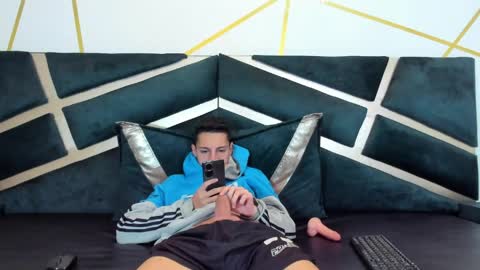 Thiago   online show from April 1, 2026, 1:41 pm